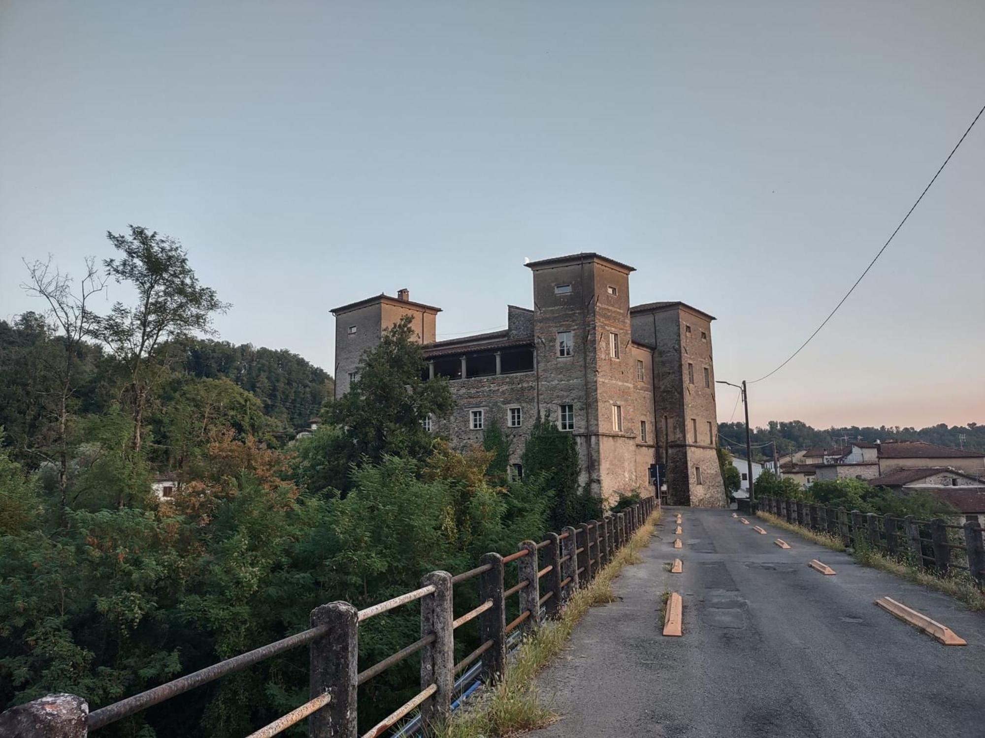 Castello Di Pontebosio Luxury Resort Licciana Nardi ภายนอก รูปภาพ