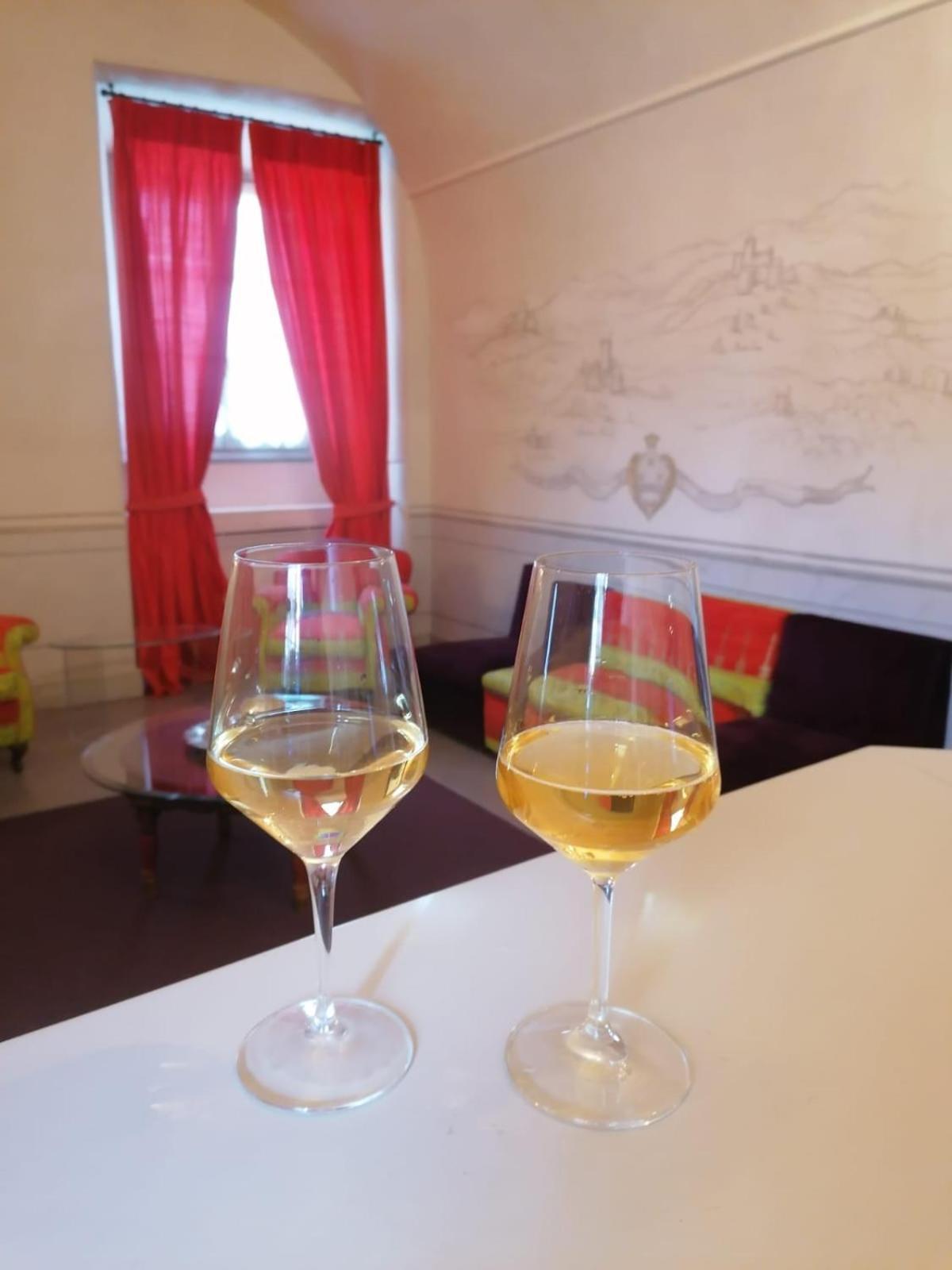 Castello Di Pontebosio Luxury Resort Licciana Nardi ภายนอก รูปภาพ