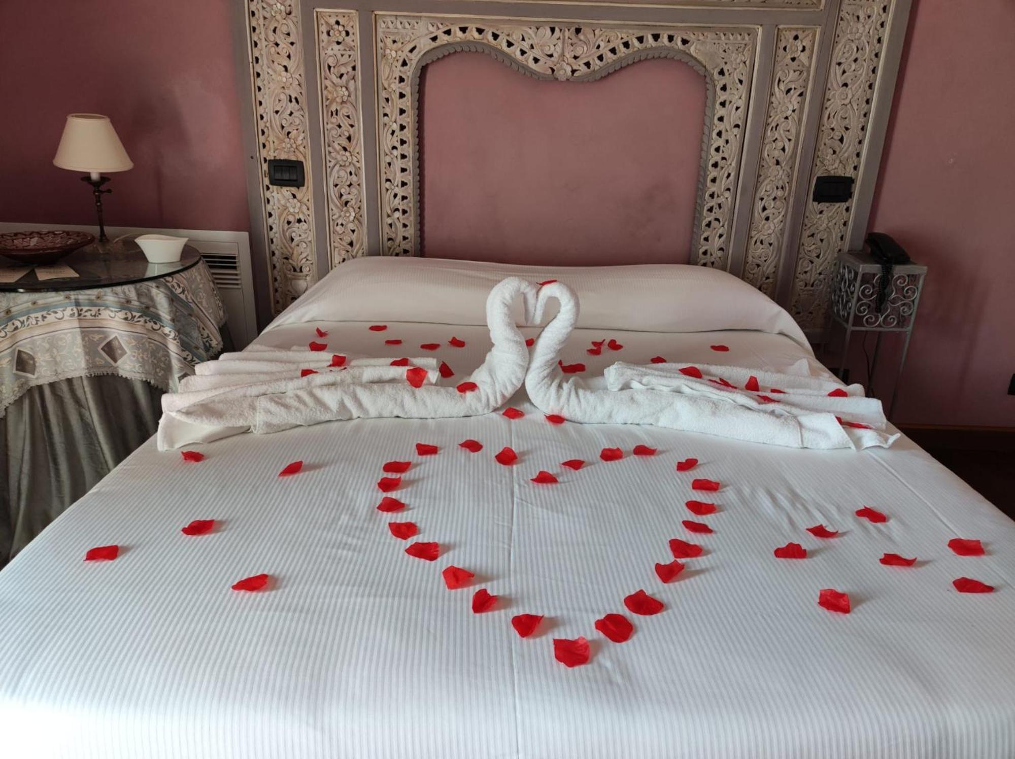 Castello Di Pontebosio Luxury Resort Licciana Nardi ภายนอก รูปภาพ